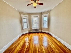 25 Rowell St in Boston, MA - Foto de edificio - Building Photo