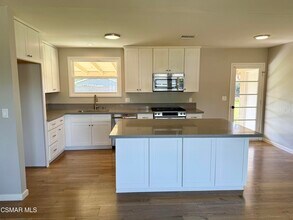 4090 Florence St in Simi Valley, CA - Building Photo - Building Photo