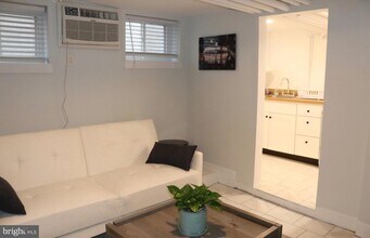 2121 N Street NW Unit 2 in Washington, DC - Building Photo - Building Photo