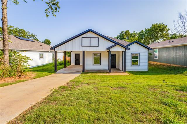 1209 W Johnson St in Denison, TX - Building Photo