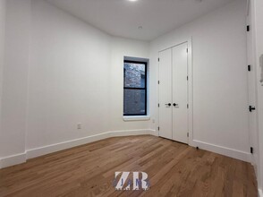 340 Broadway in Brooklyn, NY - Building Photo - Building Photo