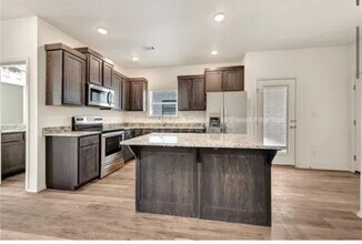 914 S Benchmark Ln, Unit 914 1 in Fayetteville, AR - Building Photo - Building Photo