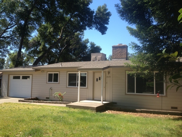 20291 Al Fresco Ave in Red Bluff, CA - Building Photo