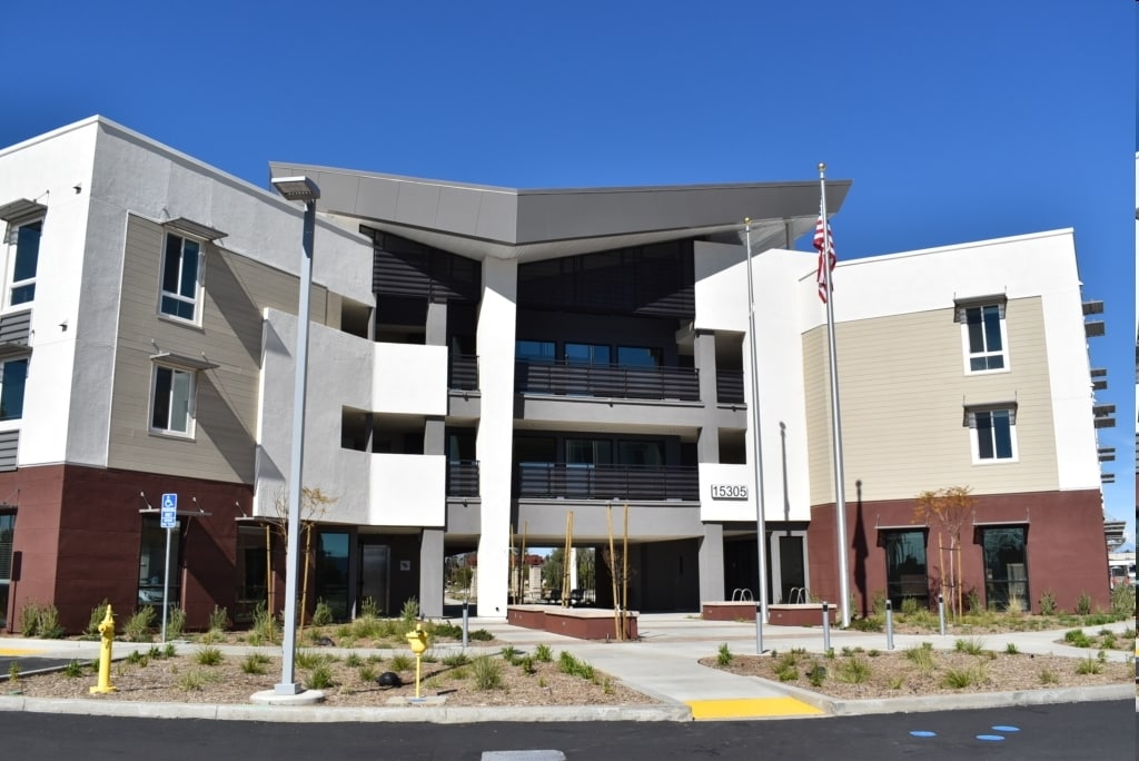 March Veterans Village in March Air Reserve Base, CA - Foto de edificio