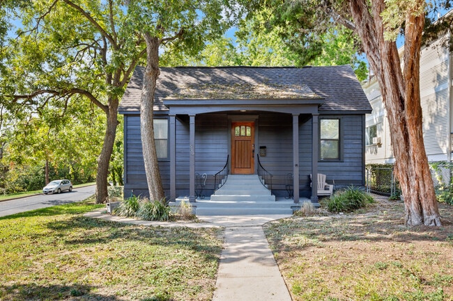 property at 515 E Monroe St