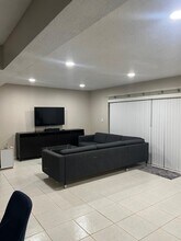 5618 NW 16th St in Lauderhill, FL - Foto de edificio - Building Photo