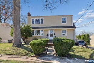 40 Ames Ave in Bergenfield, NJ - Building Photo