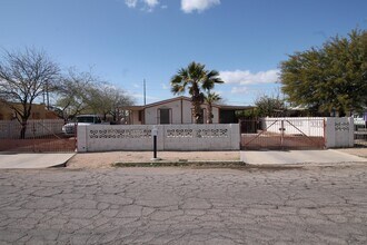 5002 S 11th Ave in Tucson, AZ - Building Photo - Building Photo