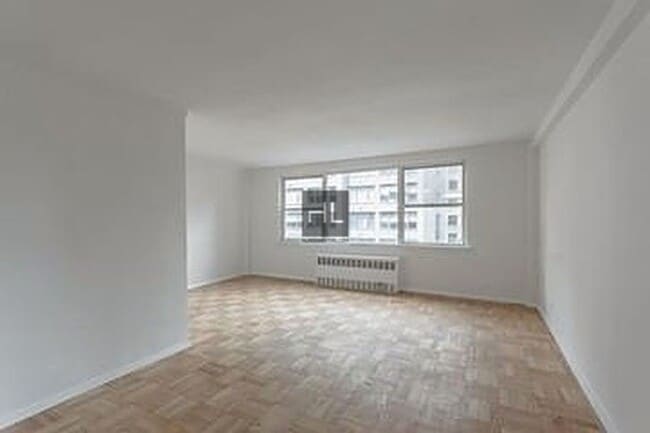 160 E 55th St in New York, NY - Building Photo - Building Photo