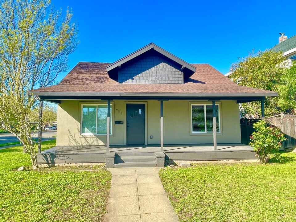 901 Lincoln St in Red Bluff, CA - Building Photo