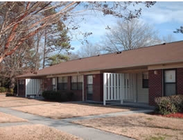 Academy Hill Apartments in Ahoskie, NC - Building Photo