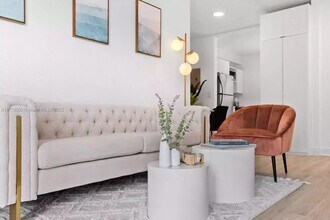 7315 Carlyle Ave in Miami Beach, FL - Building Photo - Building Photo