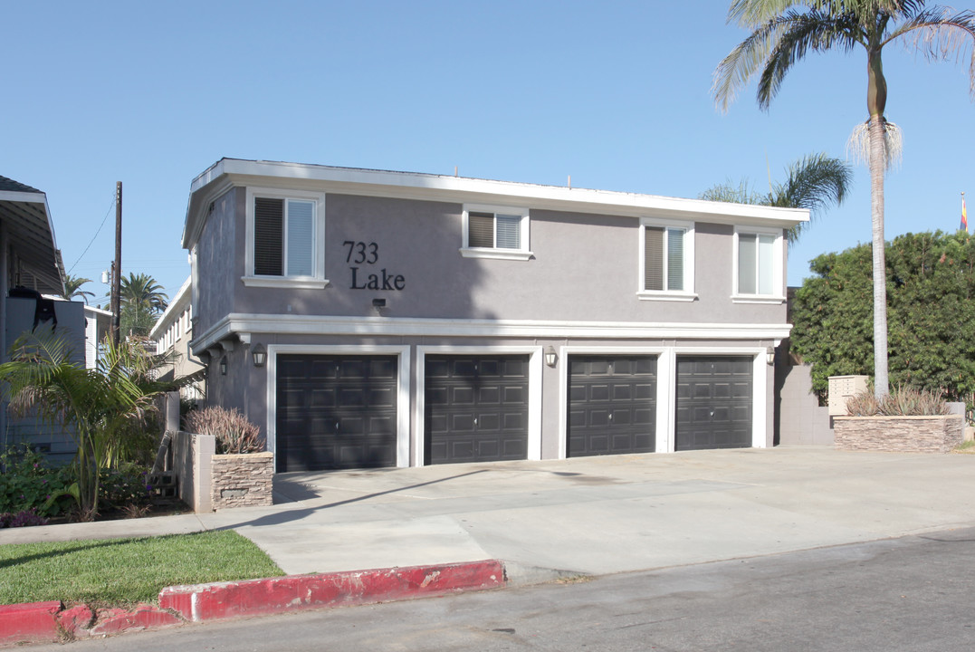 Lake in Huntington Beach, CA - Foto de edificio