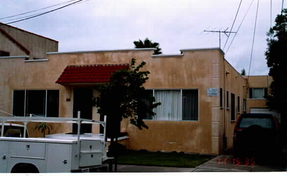 2619-2625 E 6th St in Long Beach, CA - Building Photo - Building Photo