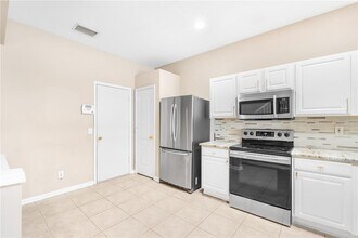 8558 Sandy Beach St in Tampa, FL - Building Photo - Building Photo