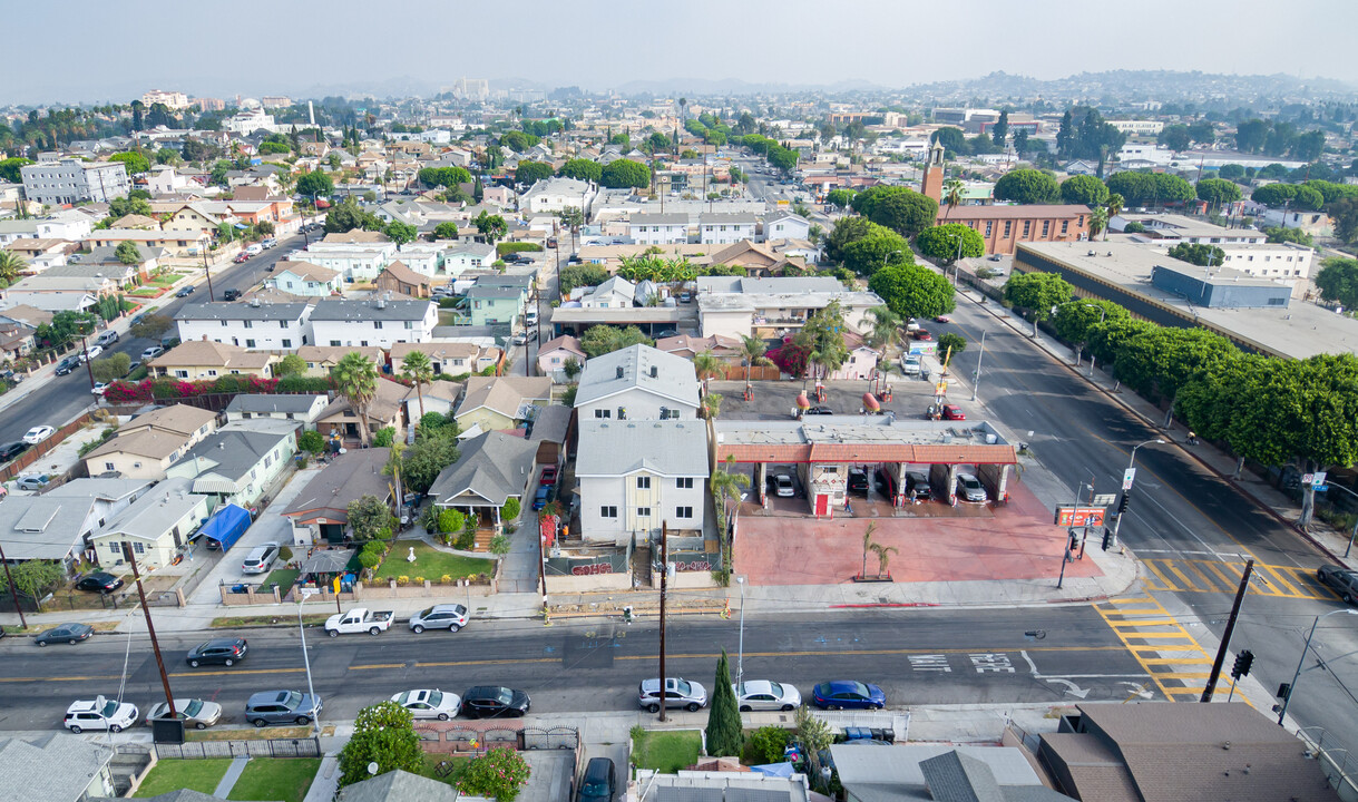 2469 E 7th St in Los Angeles, CA - Building Photo