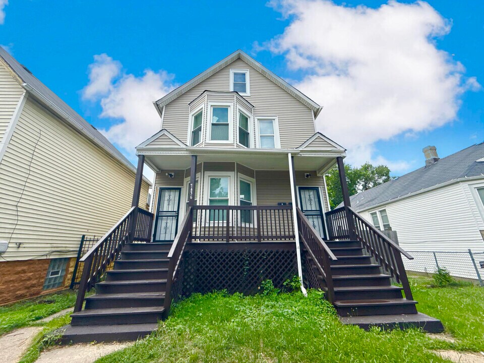 7436 S Langley Ave in Chicago, IL - Building Photo