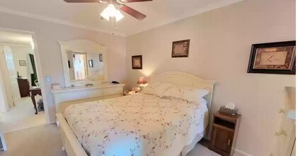 2360 Irish Ln in Clearwater, FL - Building Photo - Building Photo