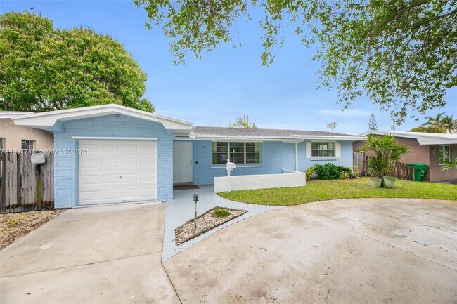 7811 NW 10th St in Pembroke Pines, FL - Building Photo - Building Photo