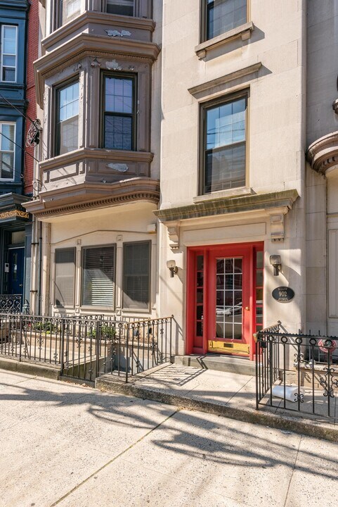 902 Willow Ave in Hoboken, NJ - Building Photo
