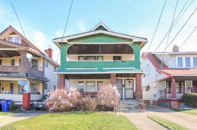 property at 471 E 147th St