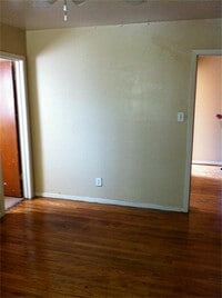 5138 Howcher St photo'