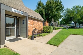 1401 N Birch St in Owasso, OK - Building Photo - Building Photo