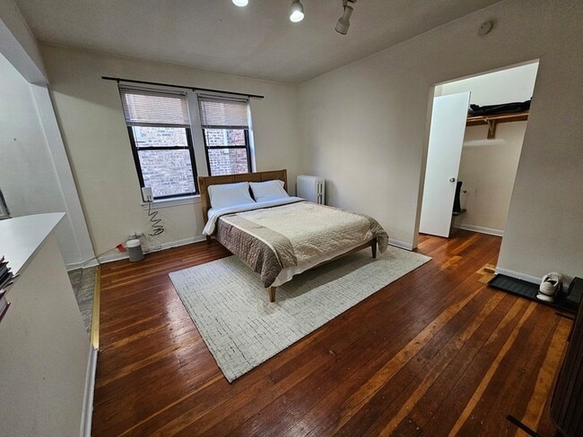 644 W Wrightwood Ave, Unit 309 in Chicago, IL - Building Photo - Building Photo