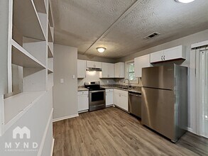 1740 Hunting Creek Ln SE in Conyers, GA - Foto de edificio - Building Photo