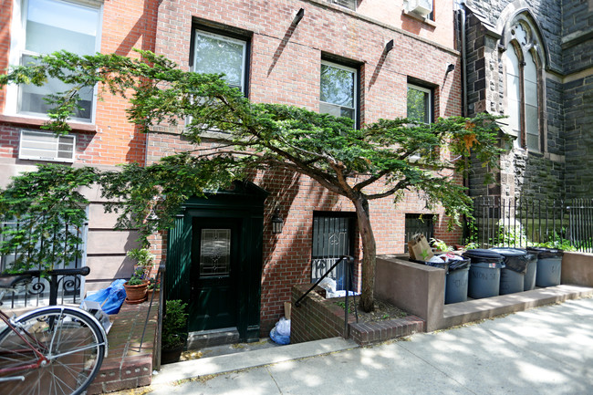 419 Clinton St in Brooklyn, NY - Building Photo - Building Photo