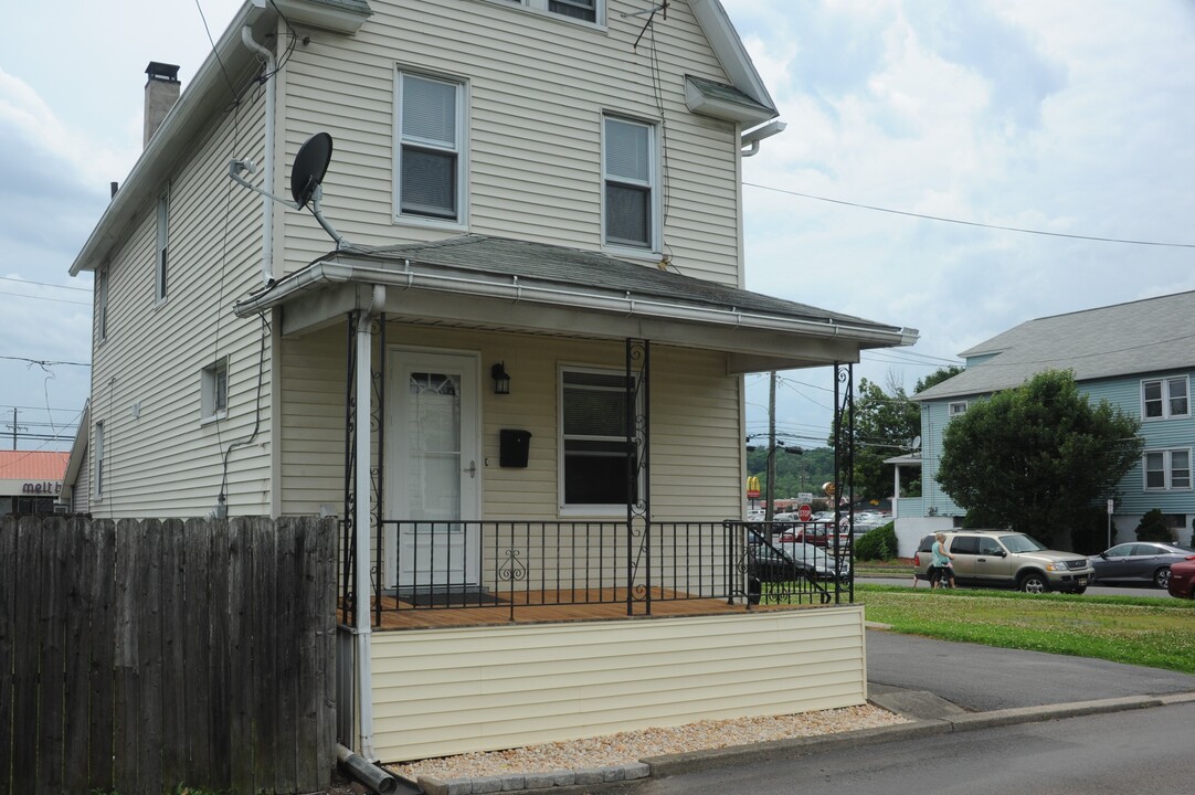 543 Northampton St in Kingston, PA - Building Photo