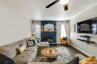 8085 Meadow Rd in Dallas, TX - Building Photo - Building Photo