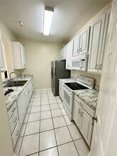 7109 Yacht Basin Ave in Orlando, FL - Building Photo - Building Photo