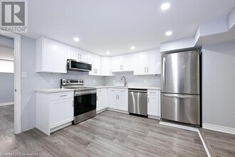 197 Green Rd in Hamilton, ON - Building Photo - Building Photo