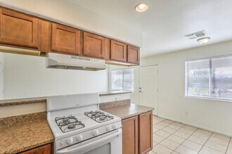 3129 N Walnut Rd in Las Vegas, NV - Building Photo - Building Photo