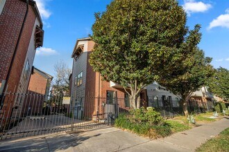 2824 Leeland St in Houston, TX - Building Photo - Building Photo