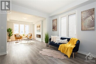 212 Ormiston Cres in Ottawa, ON - Building Photo - Building Photo