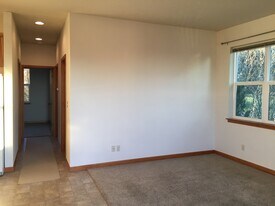 862 Aqua Vista Loop, Unit Views upstairs In-LawUnit in Yachats, OR - Building Photo