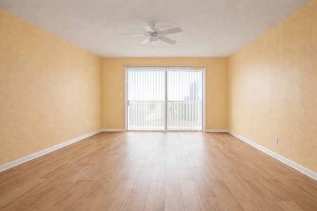 8529 Hearth Dr in Houston, TX - Building Photo - Building Photo