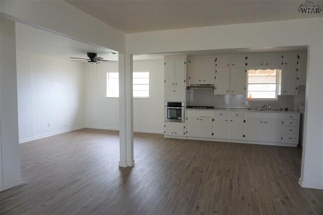 1001 W Beverly Loop photo'