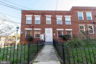 2 Galveston Pl SW in Washington, DC - Building Photo