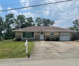 407 Kathy Lynn Dr in Pittsburgh, PA - Building Photo - Building Photo