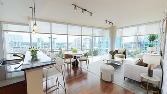 Ashton Bellevue in Bellevue, WA - Building Photo