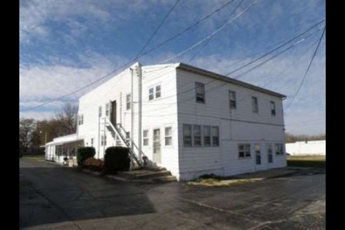 1813 Locust St. in Sterling, IL - Building Photo