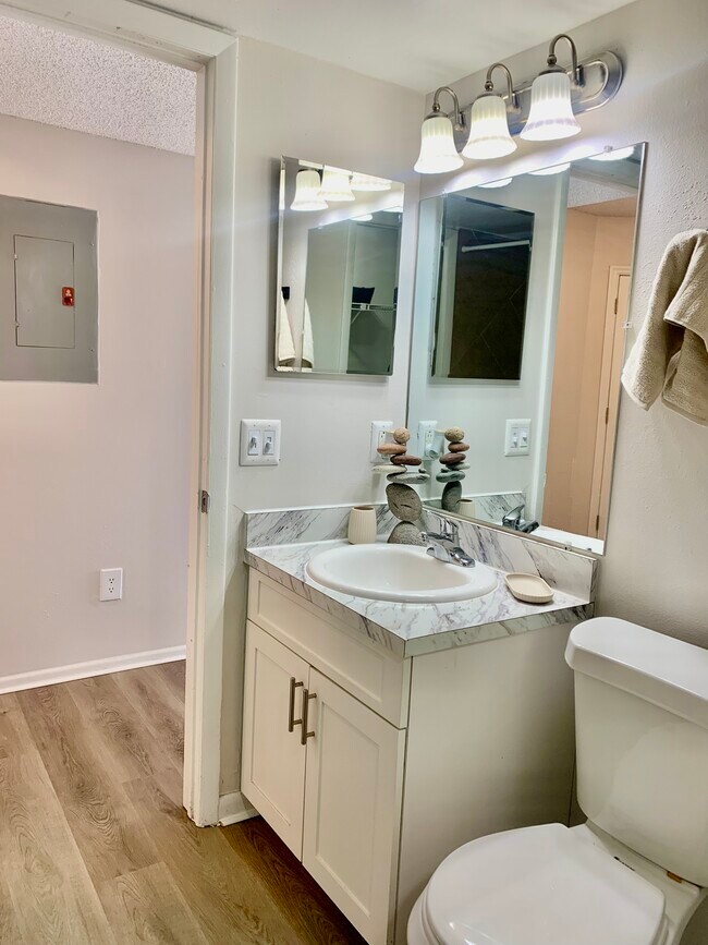 2558 W Bird St in Tampa, FL - Building Photo - Building Photo