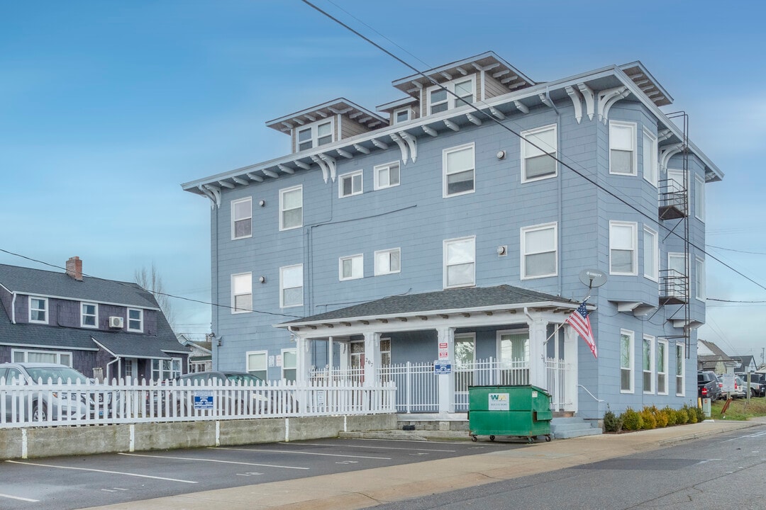 Kitsap Inn in Bremerton, WA - Foto de edificio