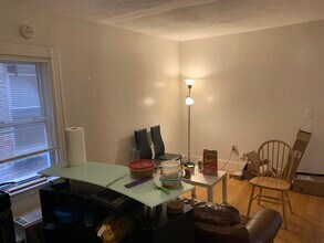 3 Warwick St, Unit 2 in Boston, MA - Foto de edificio - Building Photo