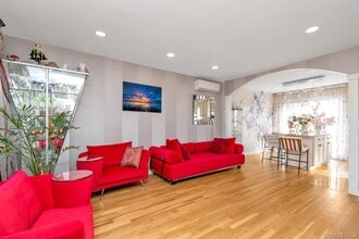 1815 Schermerhorn St in Merrick, NY - Building Photo - Building Photo