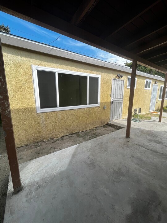 413 E Pacific St in Carson, CA - Building Photo