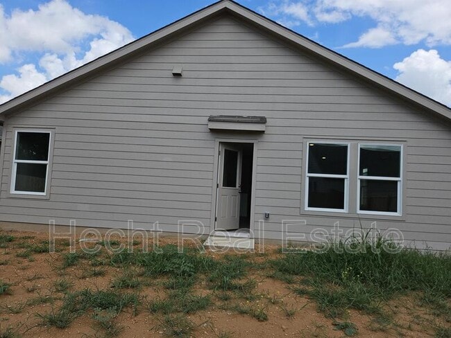 1658 Lilyturf Rd in New Braunfels, TX - Building Photo - Building Photo